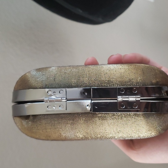 Vintage Silk clutch purse with chain - Picture 8 of 9